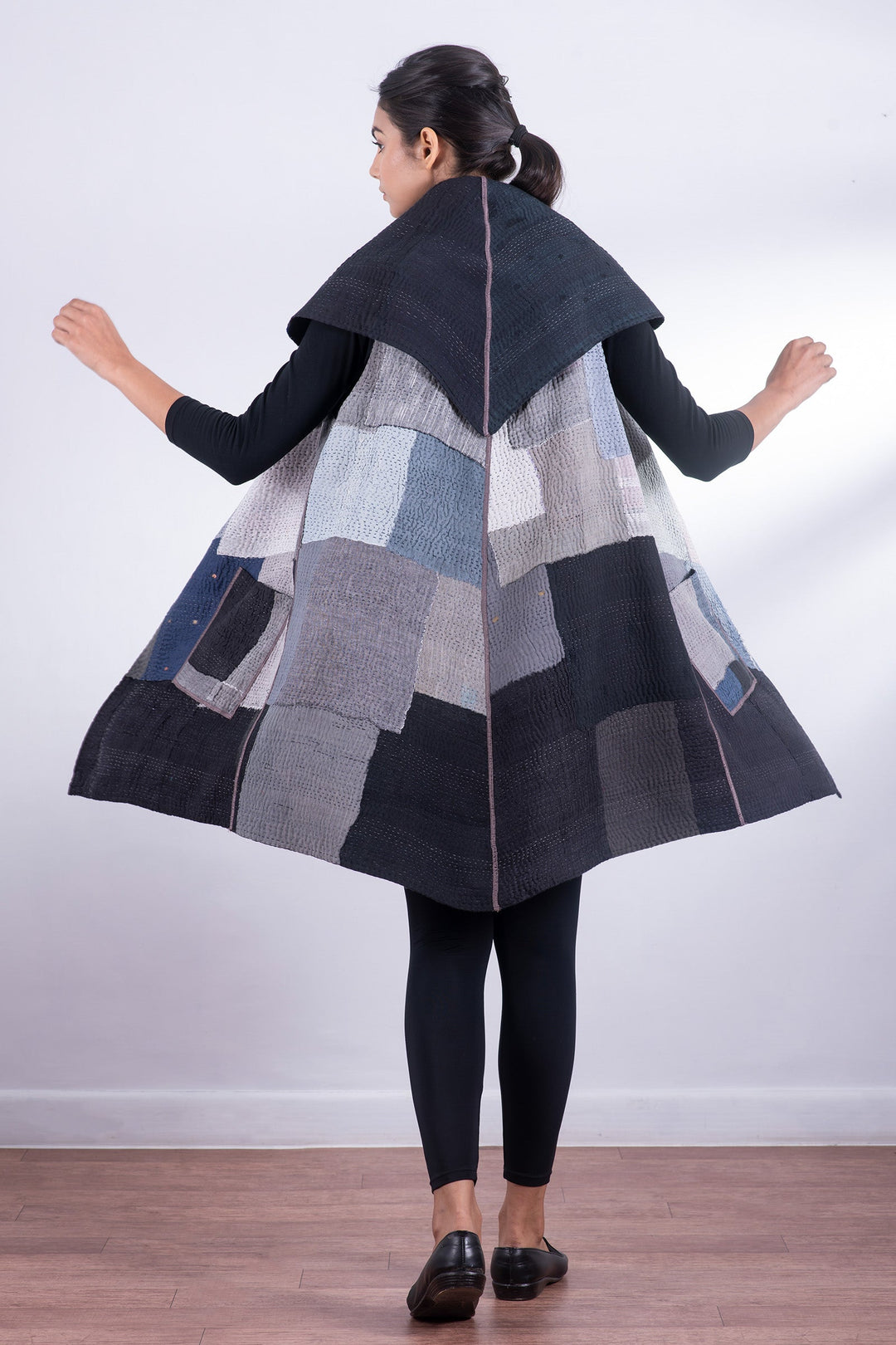 TWO TONE PATCH KANTHA CIRCULAR VEST - tn4201-blk -