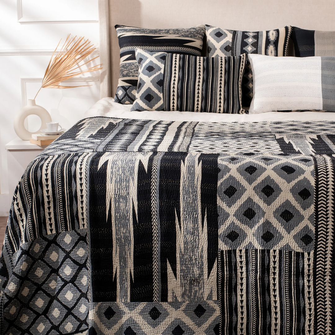 Monotone Ikat Handmade Vintage Kantha Bedcover  -Monotone Black -