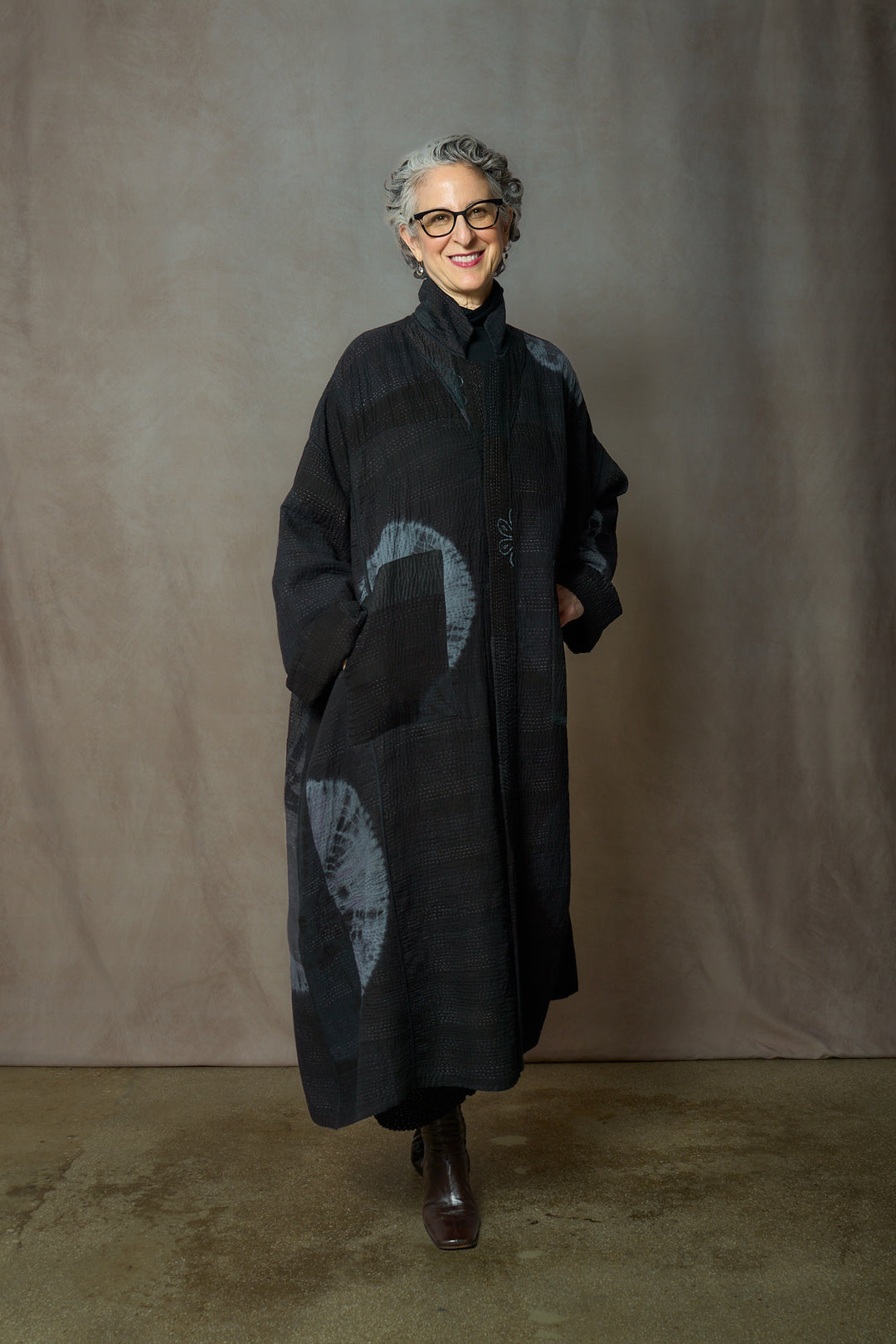 CIRCLE SHIBORI TIE DYE WOVEN PATCH KANTH OVERSIZED COAT - tc4326-blk -