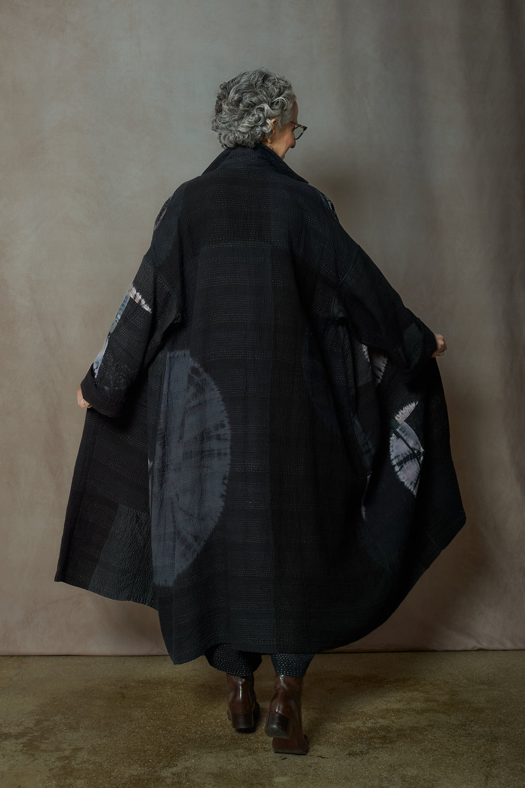 CIRCLE SHIBORI TIE DYE WOVEN PATCH KANTH OVERSIZED COAT - tc4326-blk -