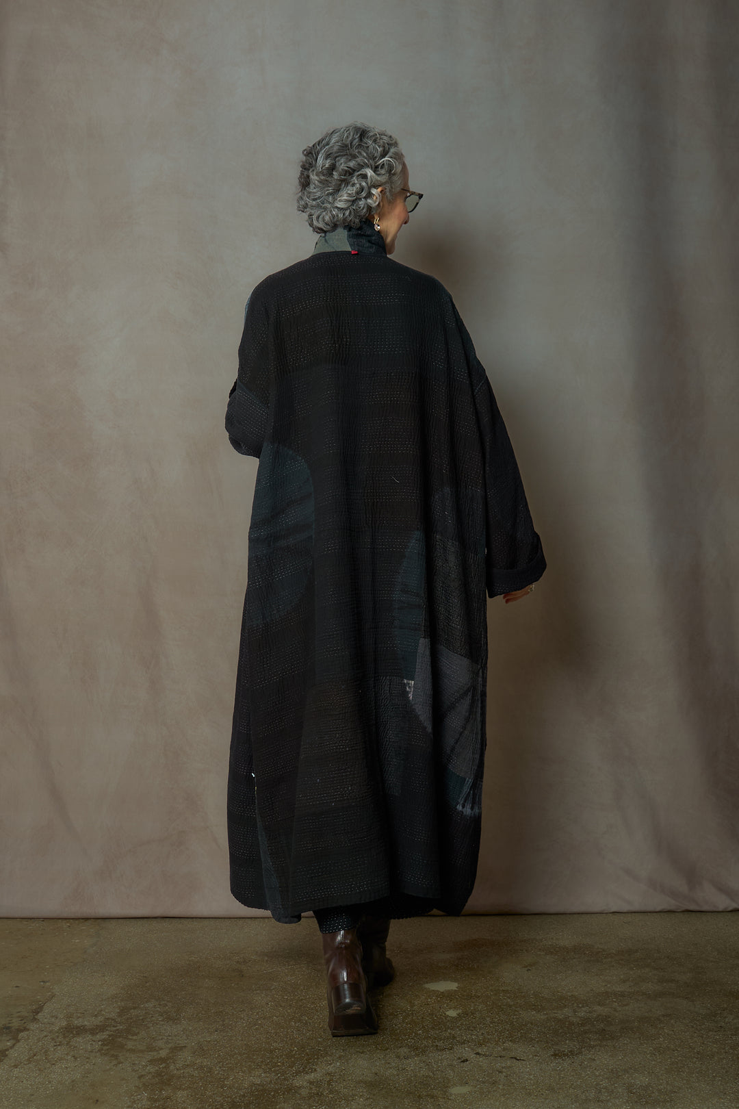 CIRCLE SHIBORI TIE DYE WOVEN PATCH KANTH OVERSIZED COAT - tc4326-blk -