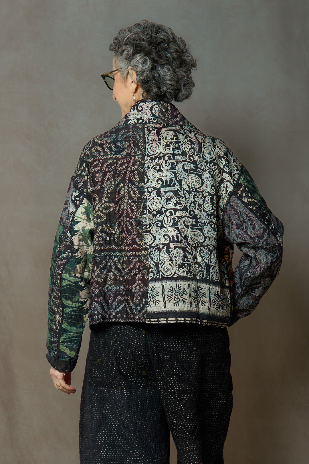 JACQUARD SILK KANTHA NEW LAPELED SHORT JACKET - js4j101-blk -