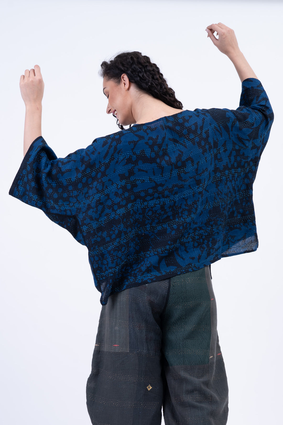 MONOTONE TWILIGHT PRINT KANTHA 3/4 SLV. CROP TOP MIO - tp2538-nvy -