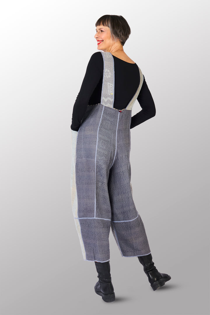 FRAYED PATCH KANTHA WITH STAMP SHAPED V-NECK JUMPER - sp-fi4658-gry -