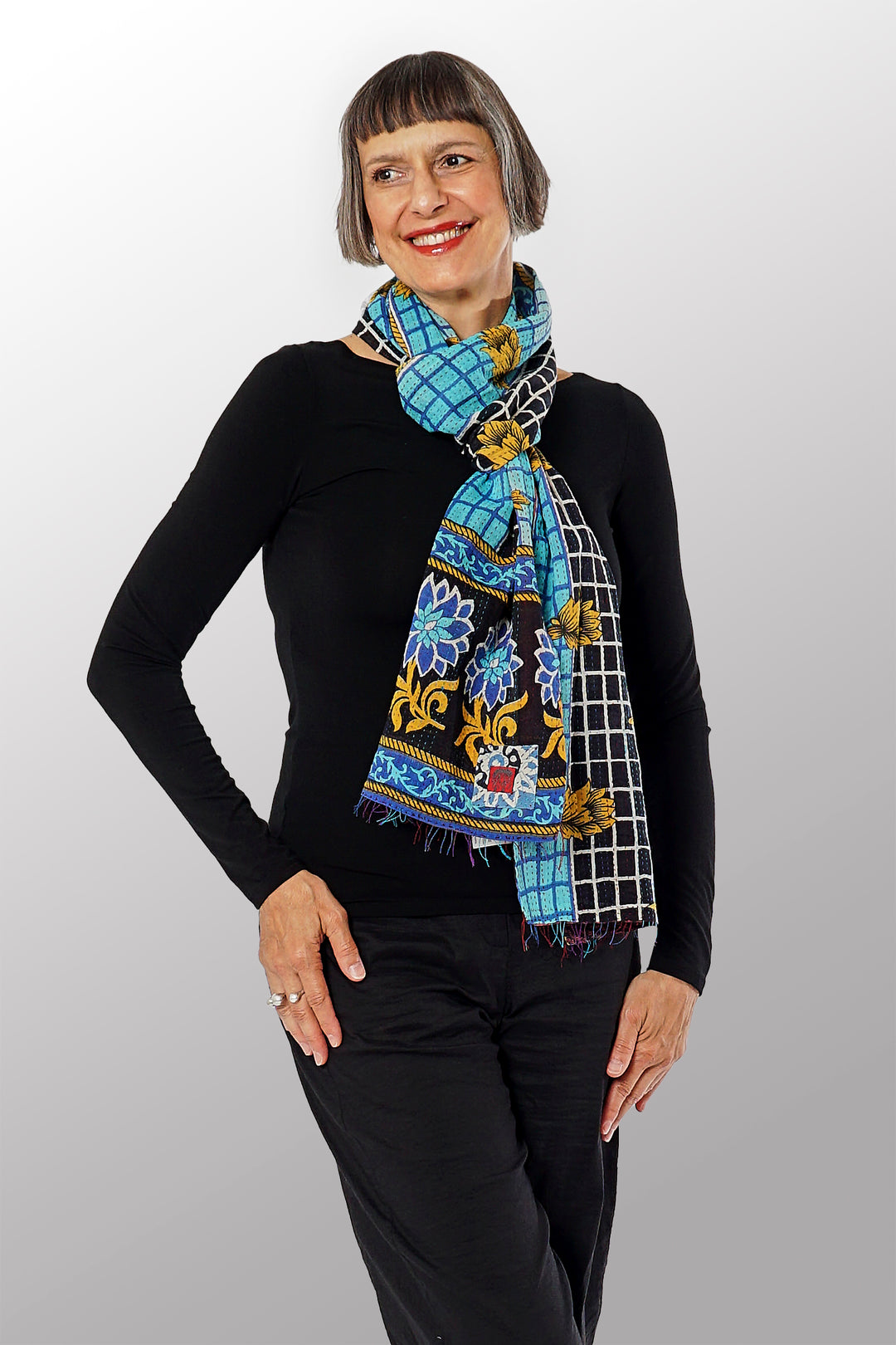 CV2805-CYLWA @VINTAGE COTTON KANTHA SCARF SHORT