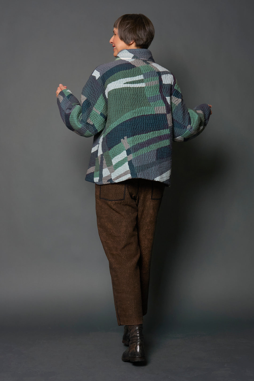 ABSTRACT AND DUCK CLOTH KANTHA HIGH-NECK CROPPED JACKET - ap5095-grn -