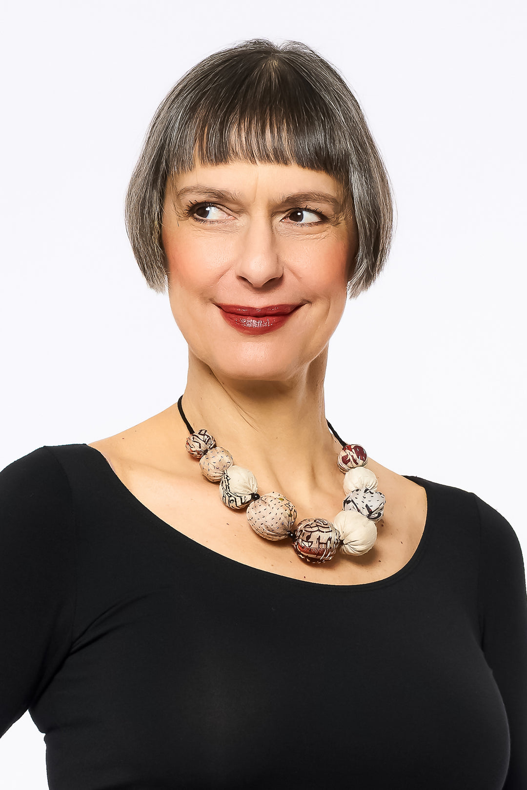 VINTAGE SILK KANTHA NUTS SHORT NECKLACE - sv2700-ivy -