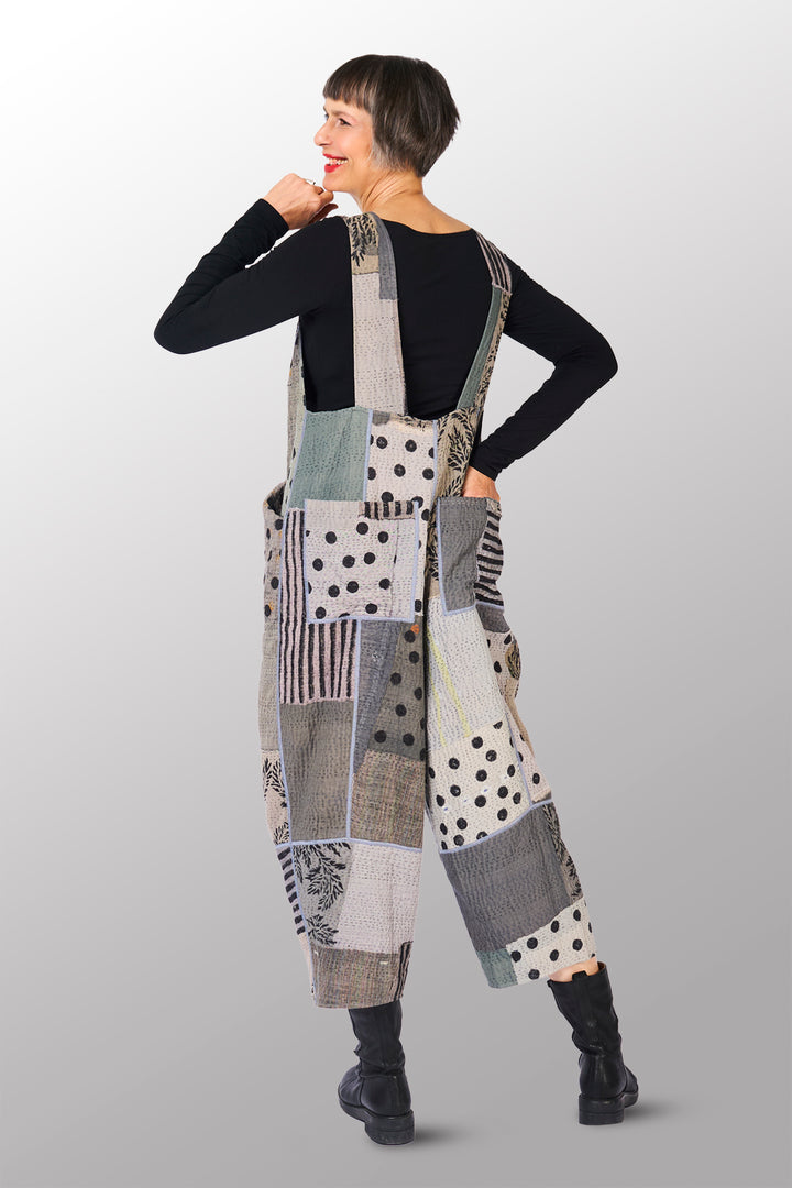 FRAYED PATCH KANTHA WITH STAMP SHAPED V-NECK JUMPER - sp-fi4658-gry -