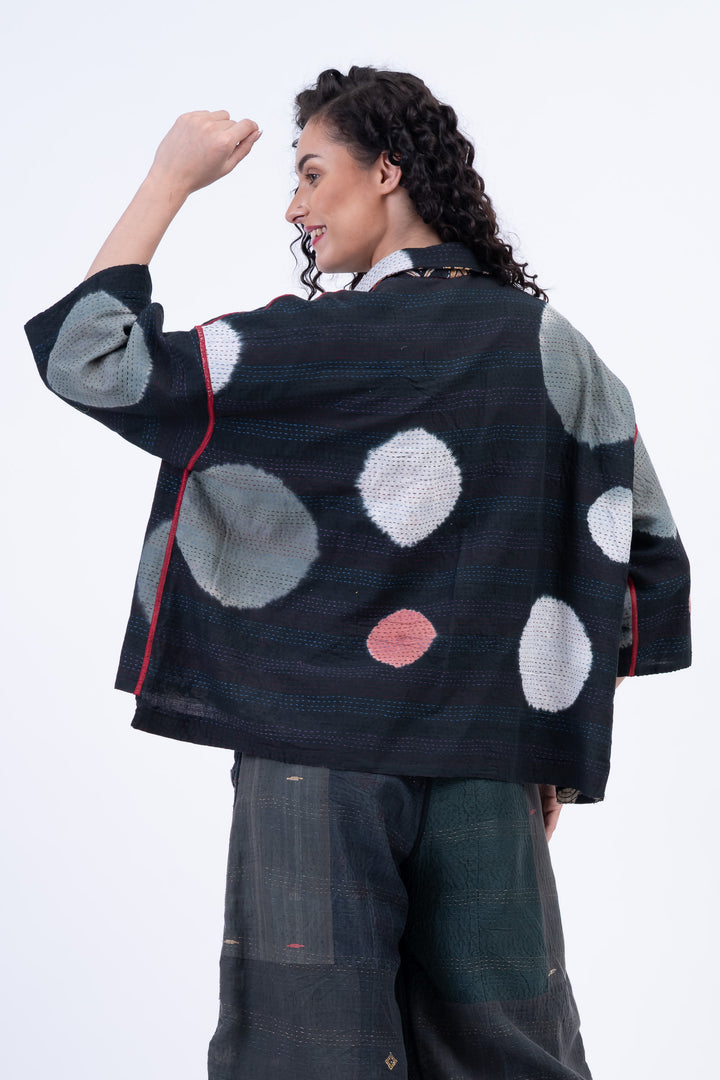 PATCH & CIRCLE PRINT KANTHA CROPPED TENT SHIRT - pc2596-blk -