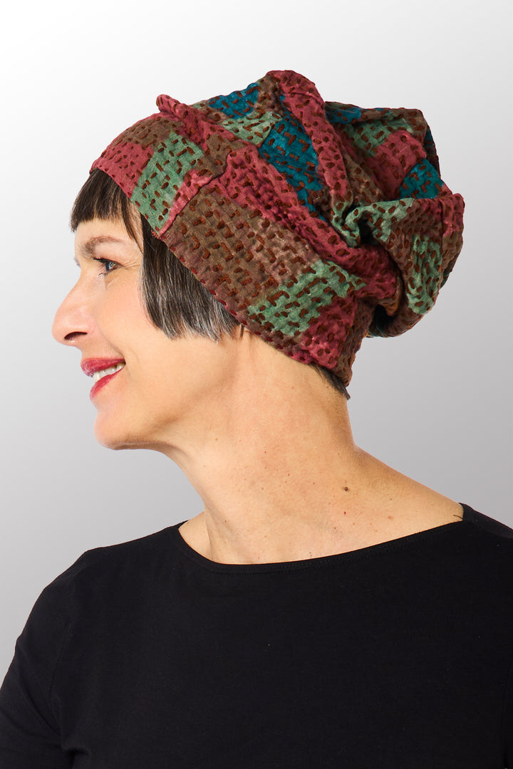 ABSTRACT WAFFLE KANTHA PATCHWORK HAT - bw3880-red -