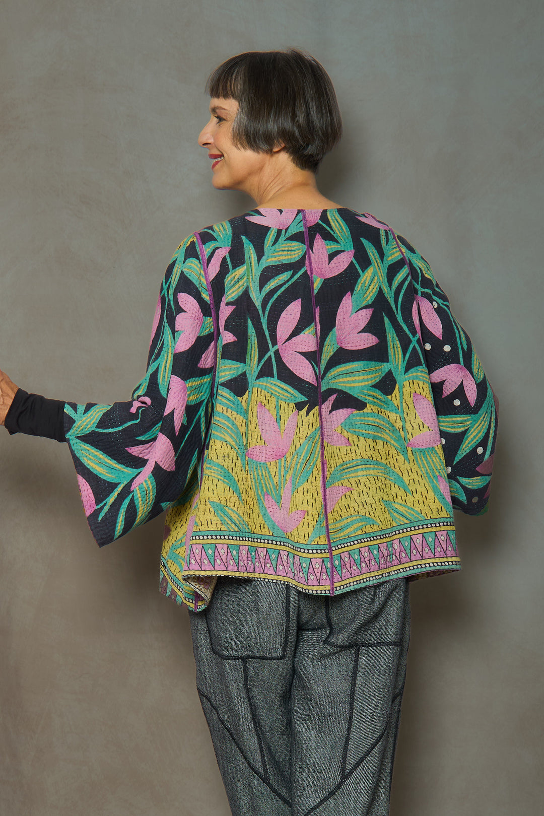 VINTAGE COTTON KANTHA BELL SHAPE JKT - cv4048-0047a -