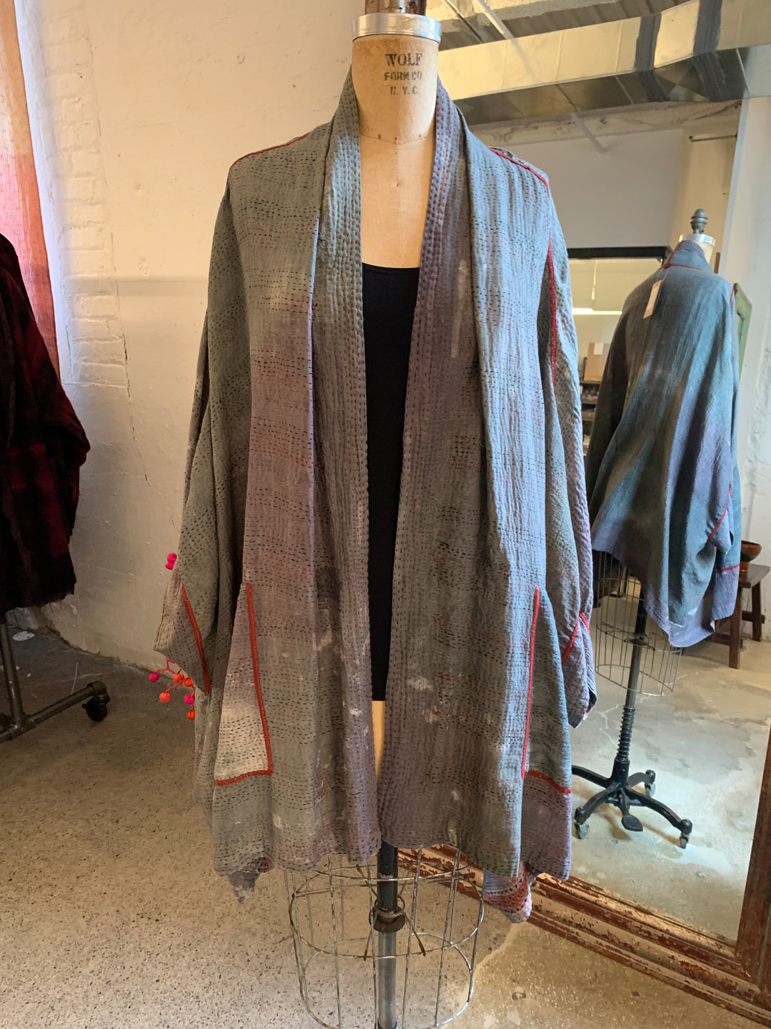 MANHATTAN AJRAKH KANTHA DOUBLE COLLAR PONCHO - mh2323-gry -