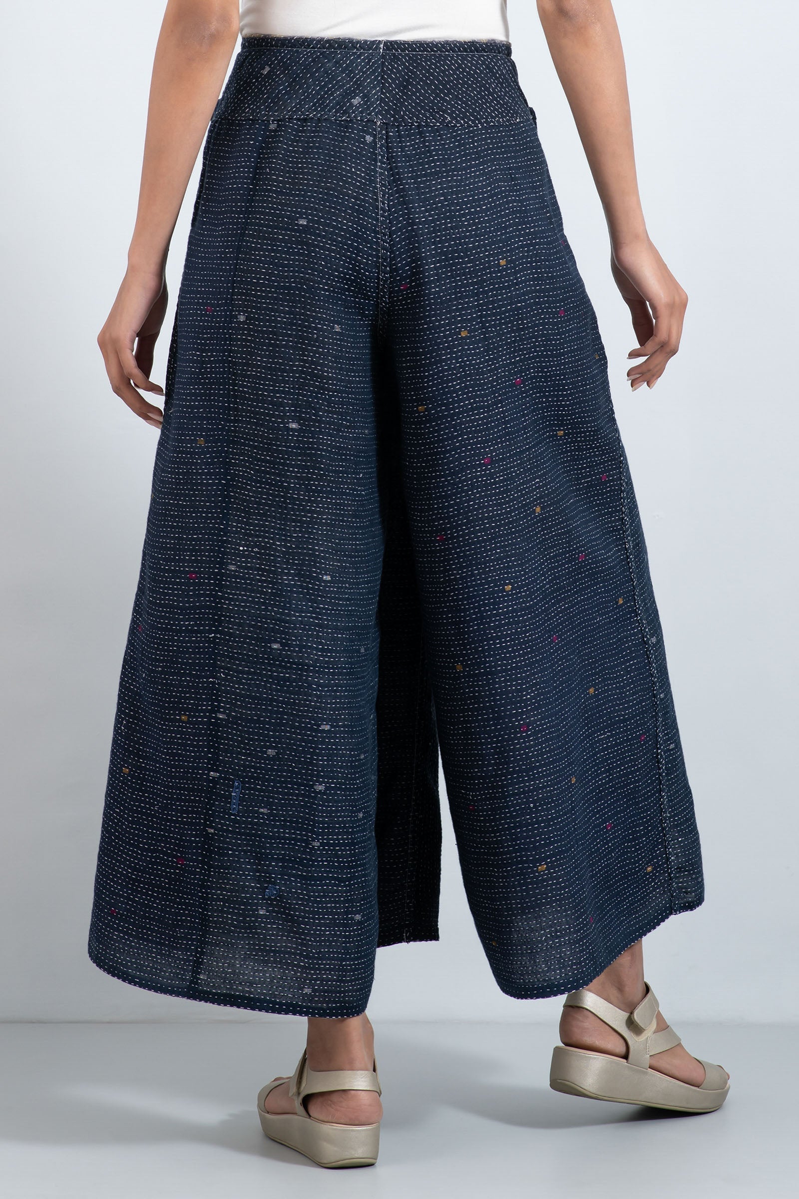INDONESIAN PRINT VINTAGE INDIGO BACKING KANTHA FRONT WRAP