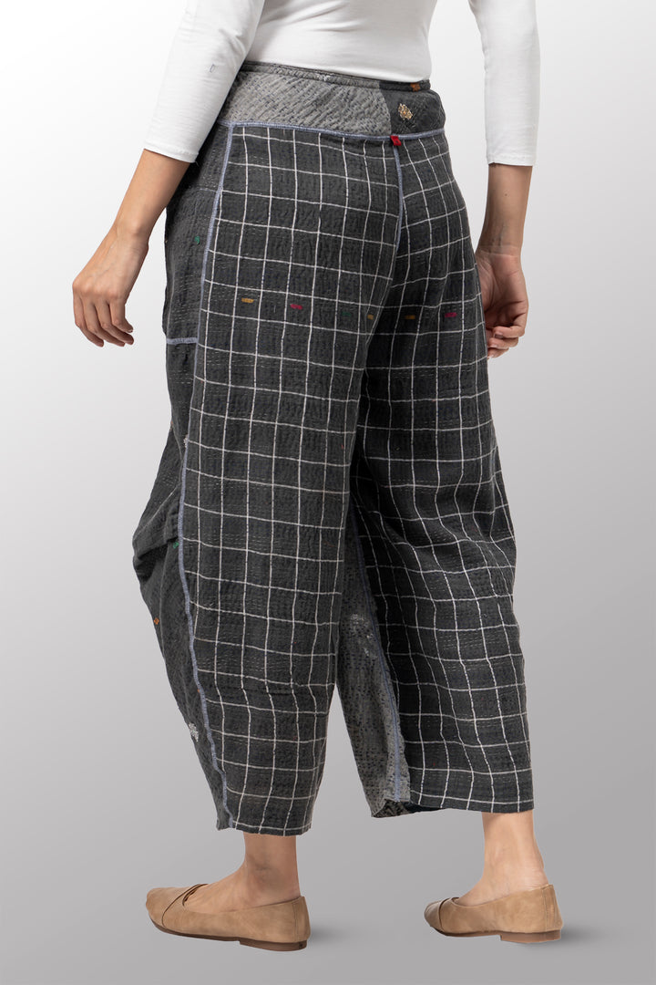 FRAYED PATCH KANTHA KNEE TUCKED PANTS - fi2625-gry -