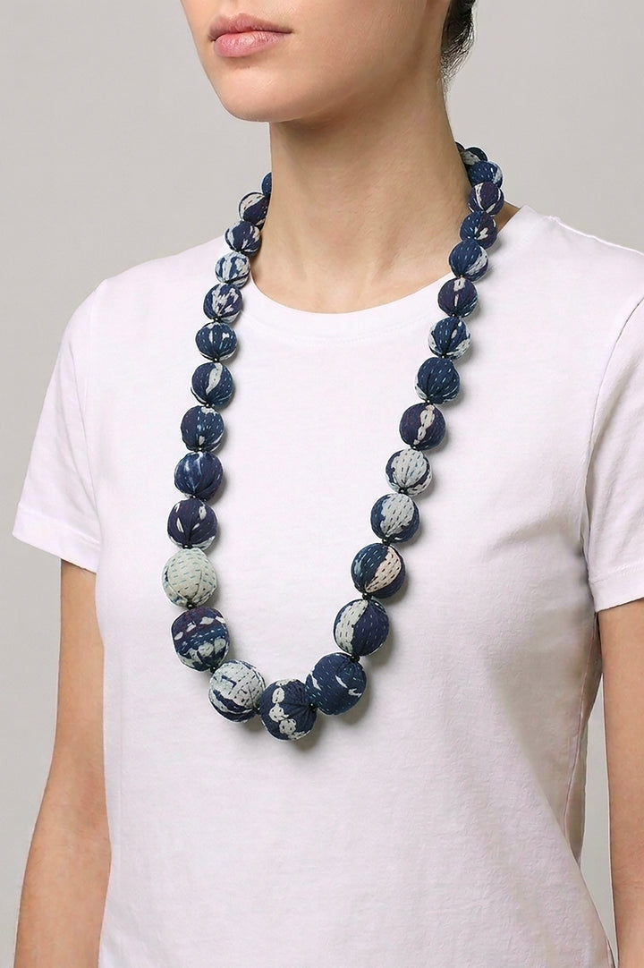INDIGO STREAM SHIBORI KANTHA NUTS MEDIUM NECKLACE - is2701-blu -