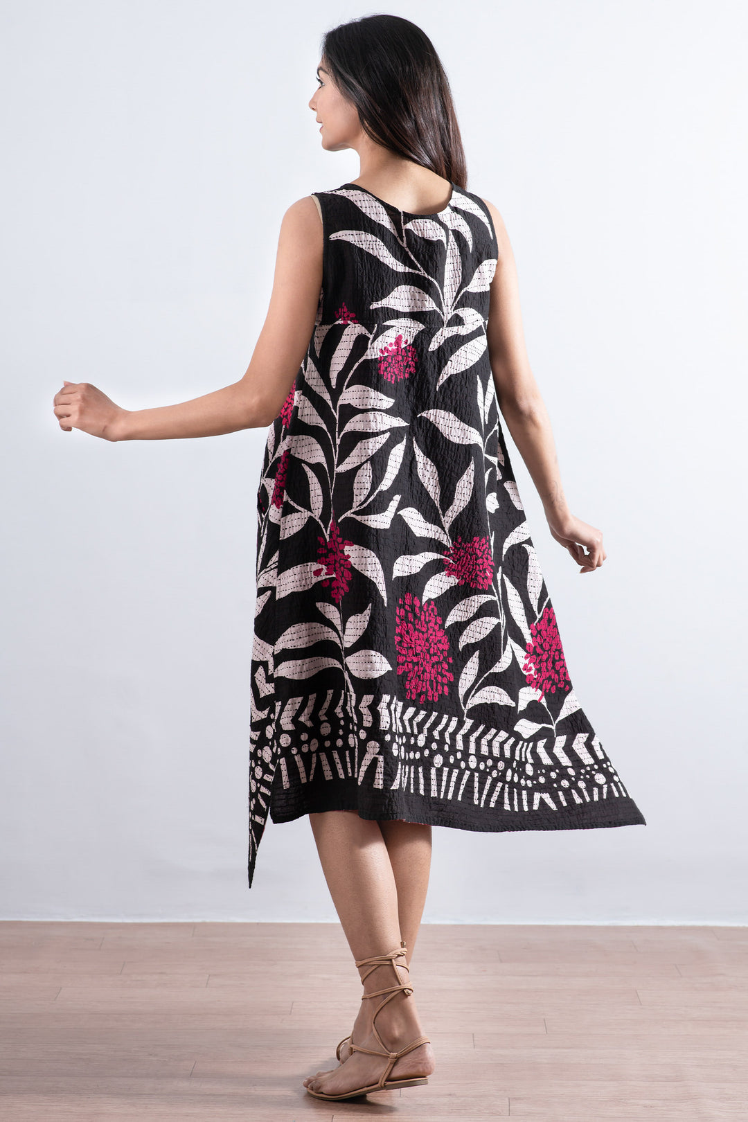 WHITE LEAF BBK KANTHA POINTY HEM DRESS - mb2415-blk -