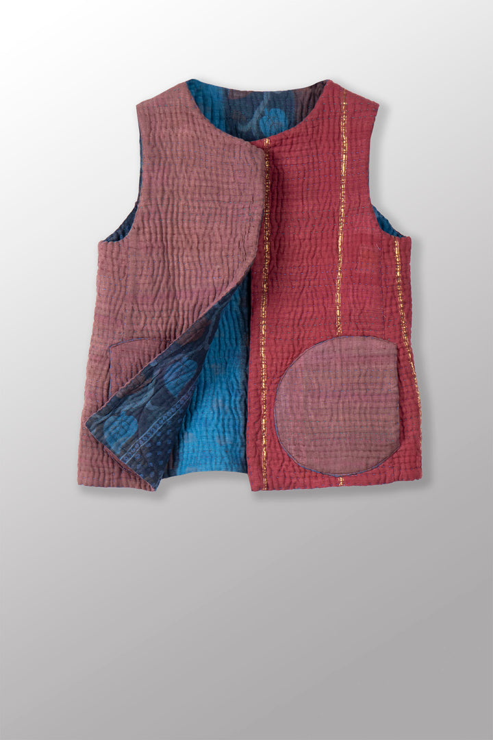 QUILTED OVER DYE RED COTTON KANTHA CREW NECK FITTED VEST - oq5228-cblu003s -