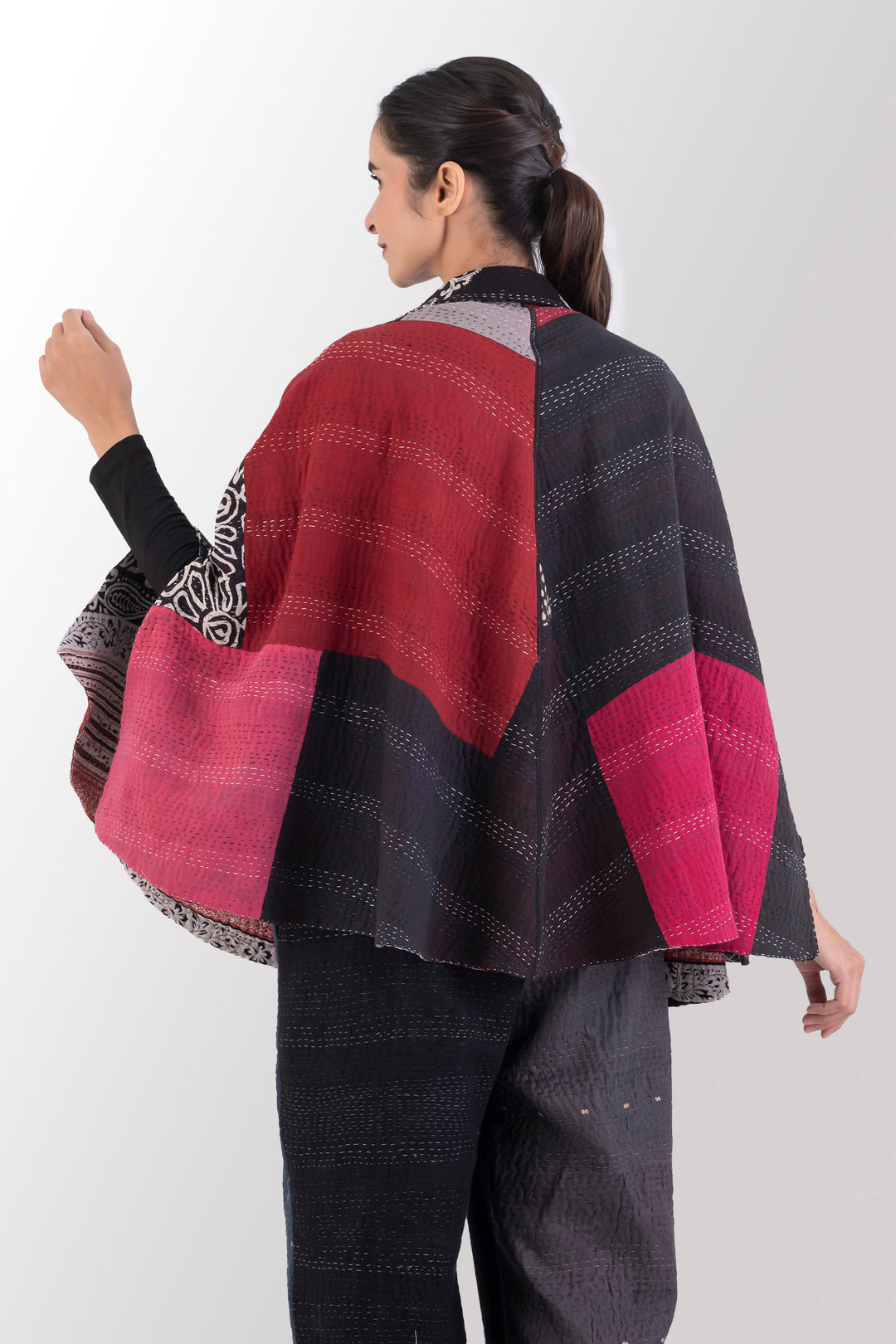 PAISLEY & PATCH KANTHA MANTLE - py4069-blk -