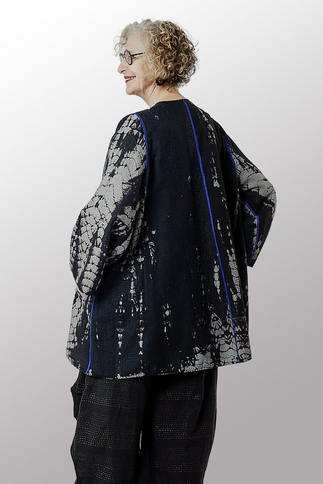 SERPENT PRINT KANTHA BELL SHAPE LONG JKT - sp2051-blk -