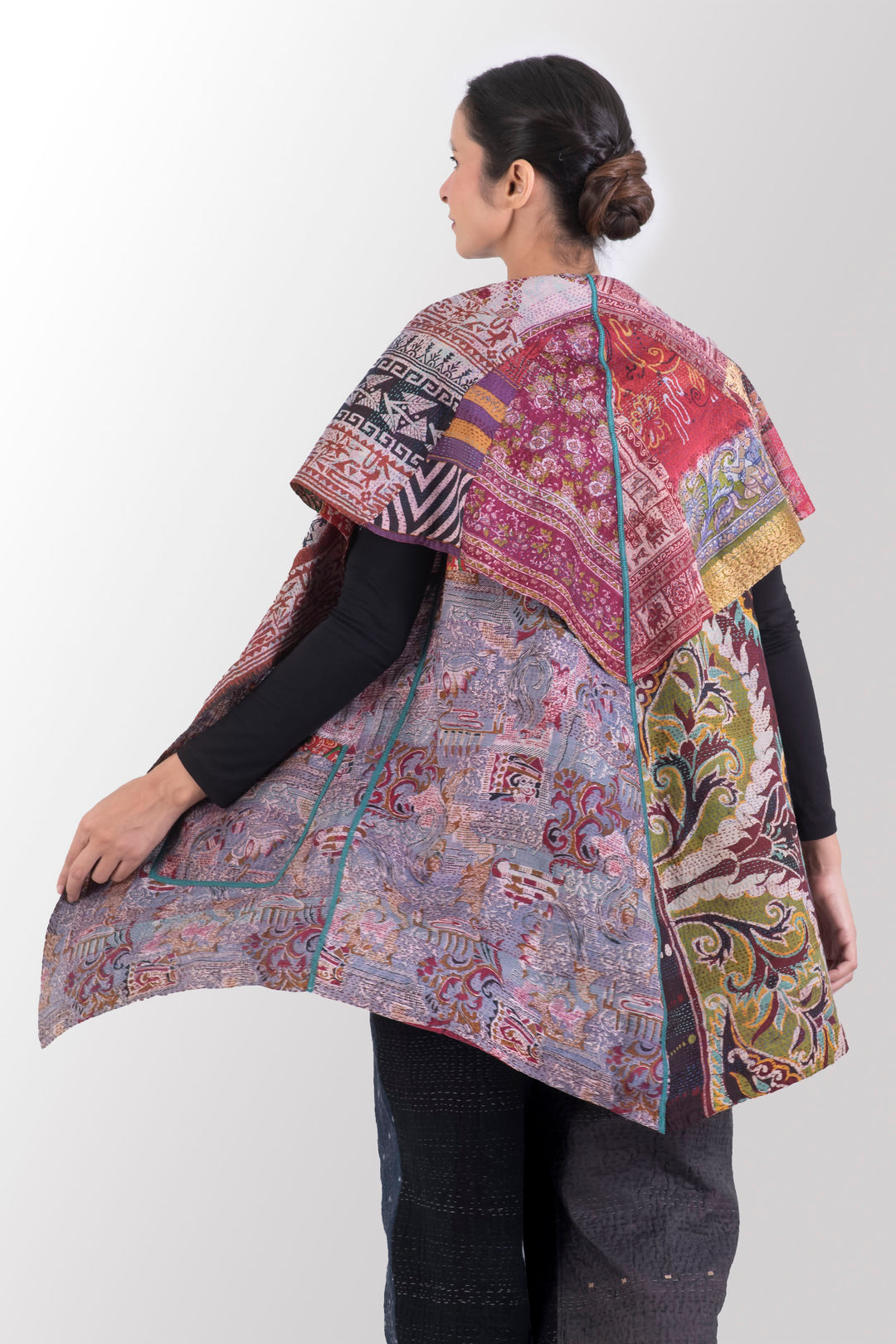 VINTAGE SILK KANTHA CIRCULAR VEST - sv2201-0093a -