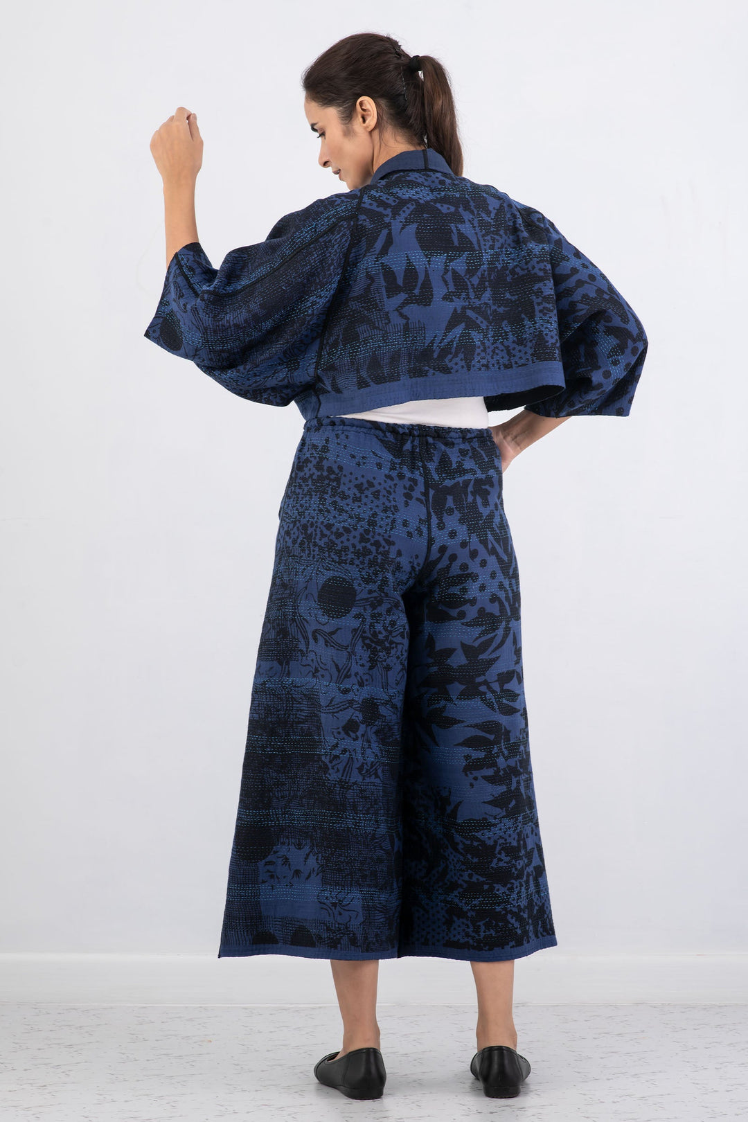 MONOTONE TWILIGHT PRINT KANTHA PUFF SLV. SHRUG - tp2062-nvy -
