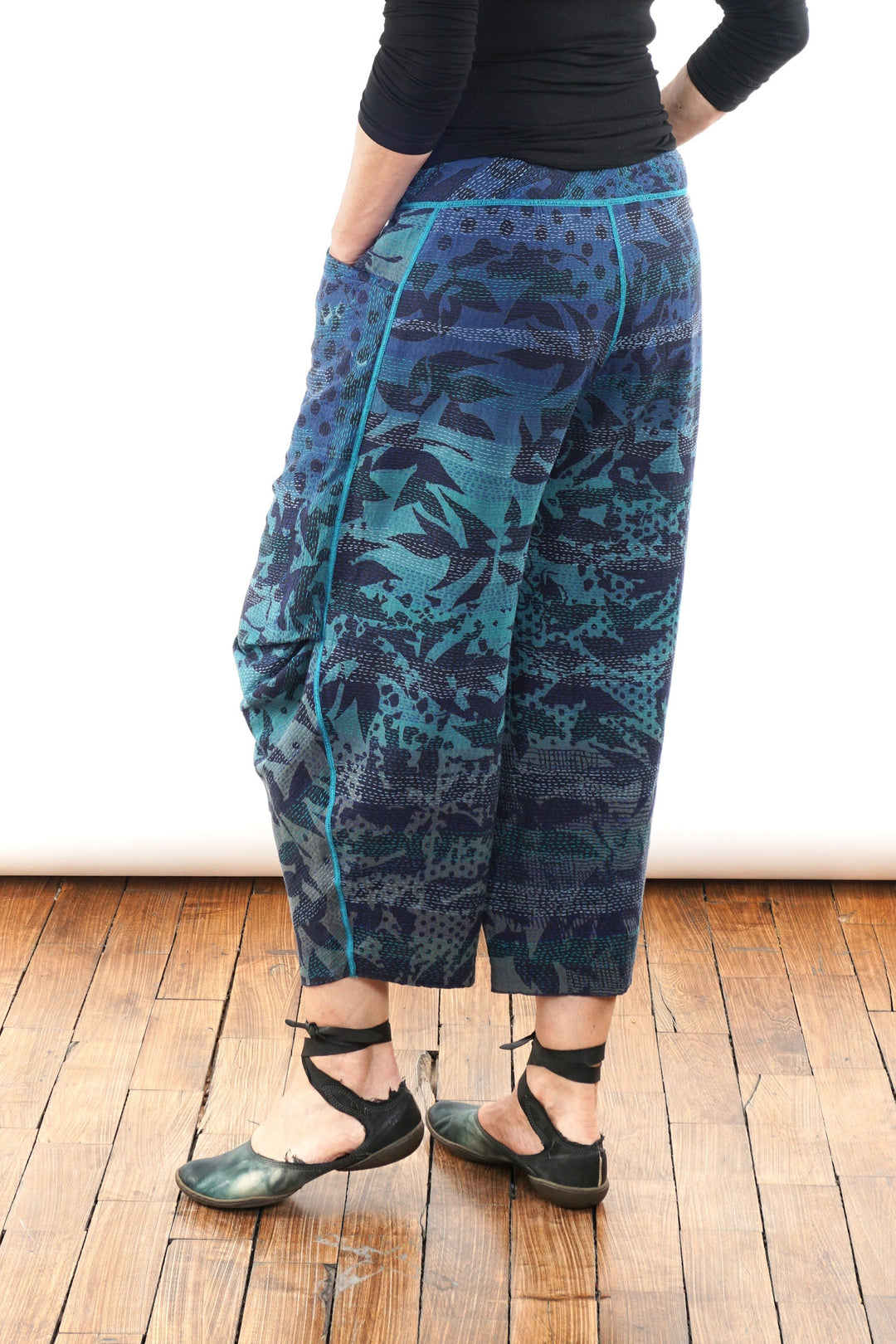 MONOTONE TWILIGHT PRINT KANTHA KNEE TUCKED PANTS - tp2625-blu -