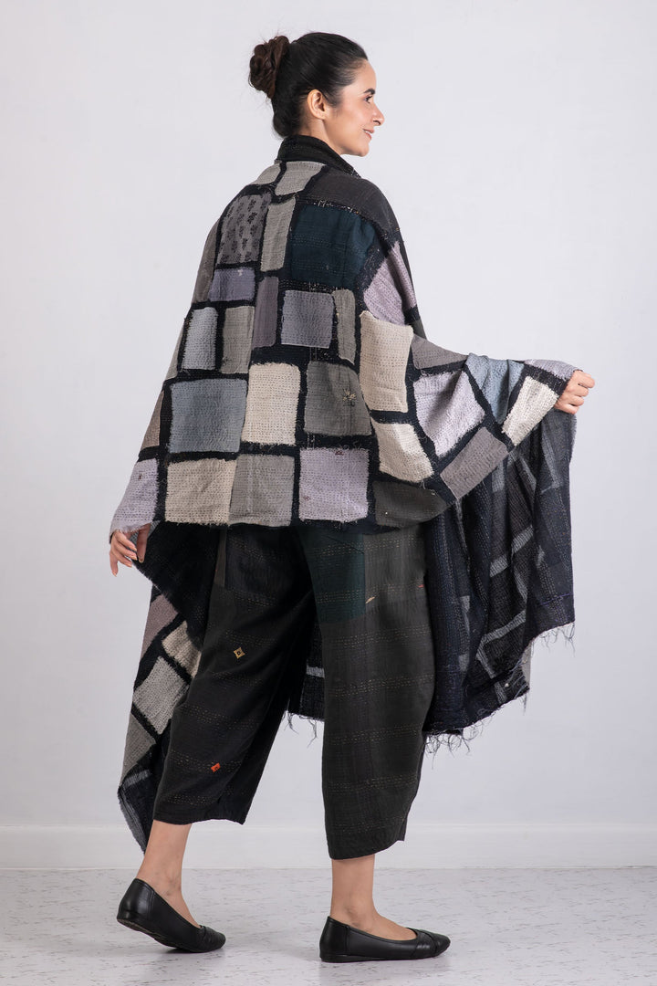 TONAL TILE PATCH KANTHA THROW - tt2971-gry -
